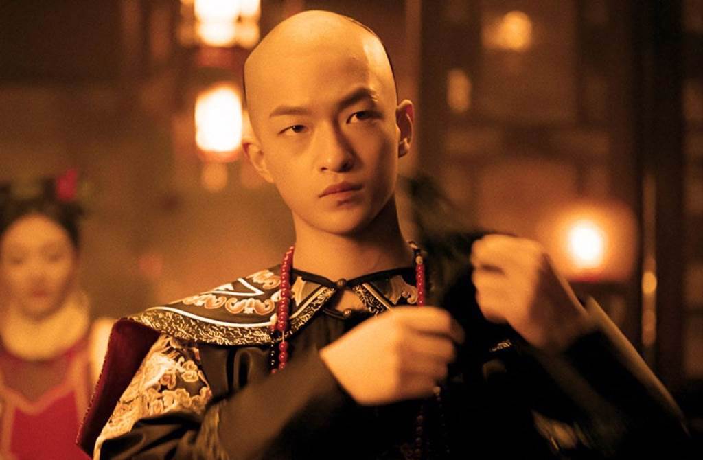 屈楚蕭過去演出《如懿傳》飾演張鈞甯的兒子「永琪」。（圖／翻攝自秒拍）