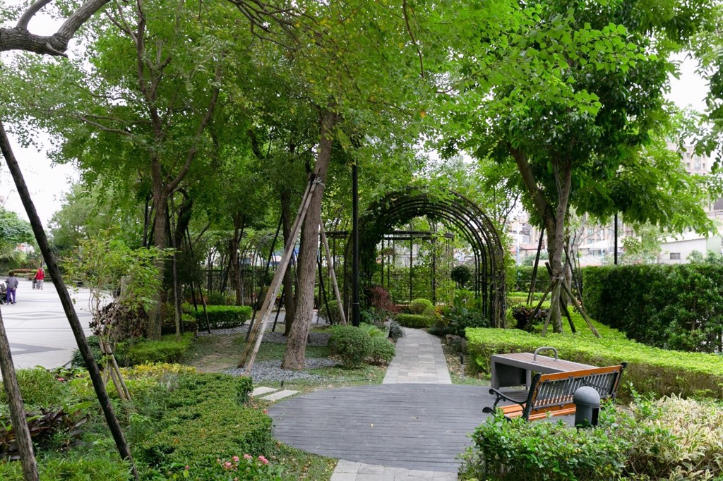 「希望城市III城中心」擁 6,000坪中庭花園，綠地面積遼闊。(圖/中時新聞網攝)