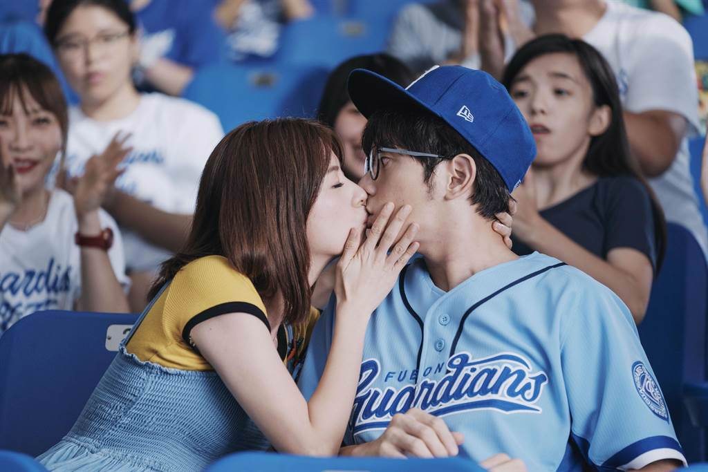 宥勝與林予晞在棒球場上的忘情激吻畫面紅到國際。（台北市電影委員會提供）