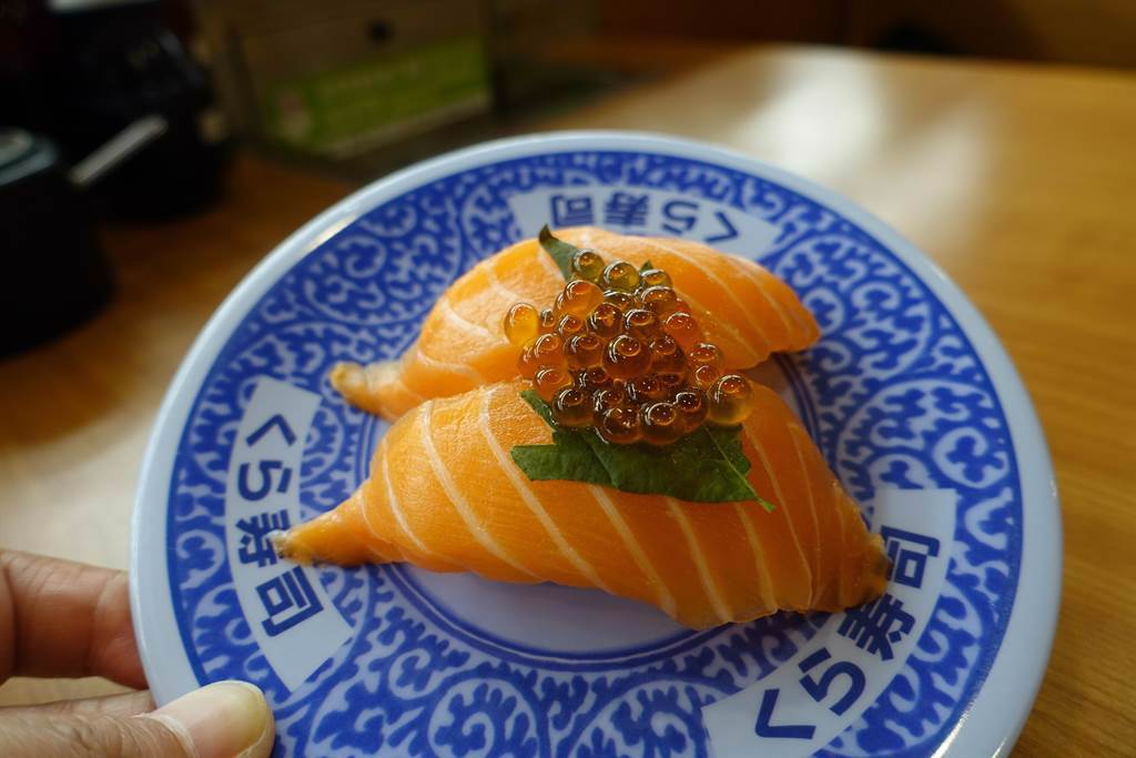 親子生鮭魚壽司。（黃采薇攝）
