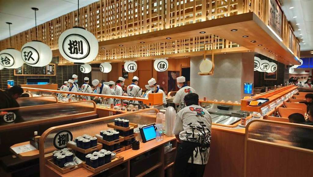 日本前六大迴轉壽司－合點壽司，進駐台中大遠百B2展新店。（圖／曾麗芳）