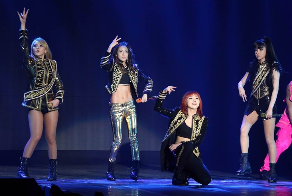 2014年2NE1在台北舉辦演唱會，由左至右分別是CL、Dara、Minzy和Bom。(圖/ 取自中時資料庫，陳俊吉攝)
