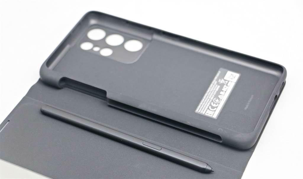 Galaxy S21 Ultra專屬透視感應皮套與S Pen(1)。（黃慧雯攝）
