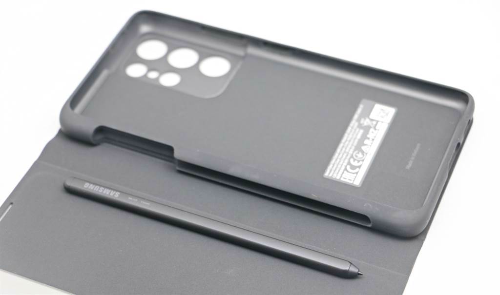 Galaxy S21 Ultra專屬透視感應皮套與S Pen(2)。（黃慧雯攝）
