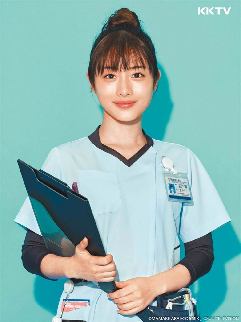 演員石原聰美2020年主演日劇中扮演藥師。（KKTV提供）