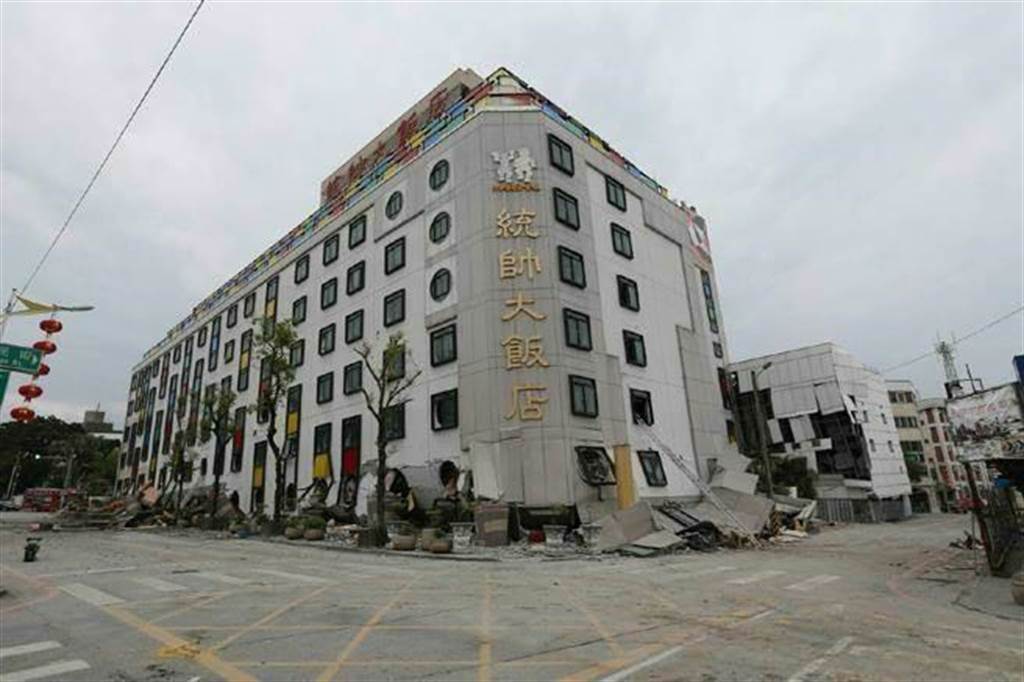 40年花蓮地標統帥大飯店在2018年花蓮6.0強震中倒下。(本報資料照)
