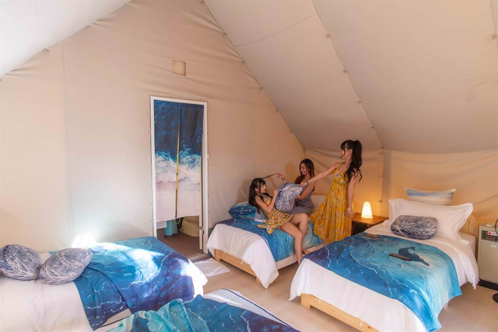 大安濱海樂園開放32帳超豪華帳篷，只要輕便行李即能享受露營樂趣。（台中市觀旅局提供／王文吉台中傳真）
