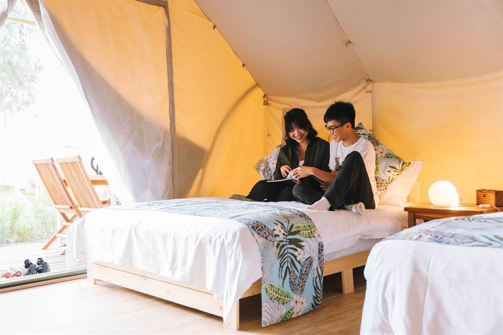 大安濱海樂園開放32帳超豪華帳篷，只要輕便行李即能享受露營樂趣。（台中市觀旅局提供／王文吉台中傳真）