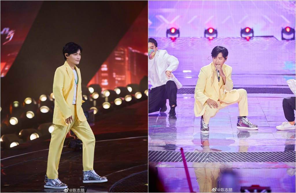 陳志朋穿黃色寬鬆西裝，在舞台上勁歌熱舞。（圖／取材自陳志朋微博）
