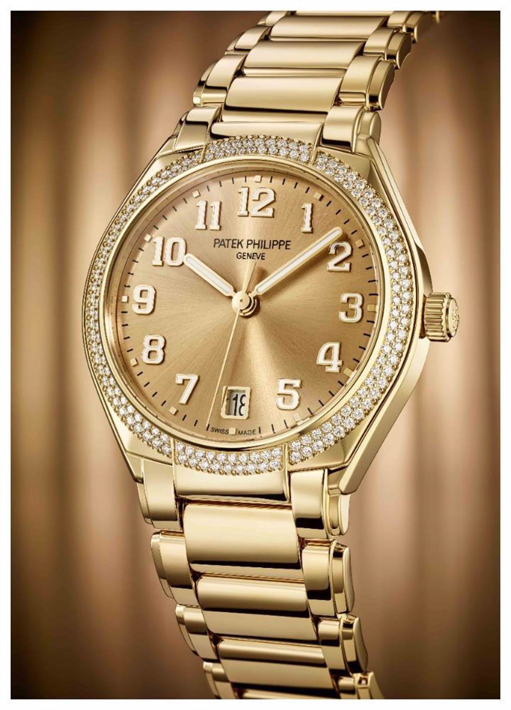 百達翡麗Twenty~4 Automatic編號7300/1200R-011玫瑰金鑲鑽自動腕表，141萬4000元。（Patek Philippe提供）
