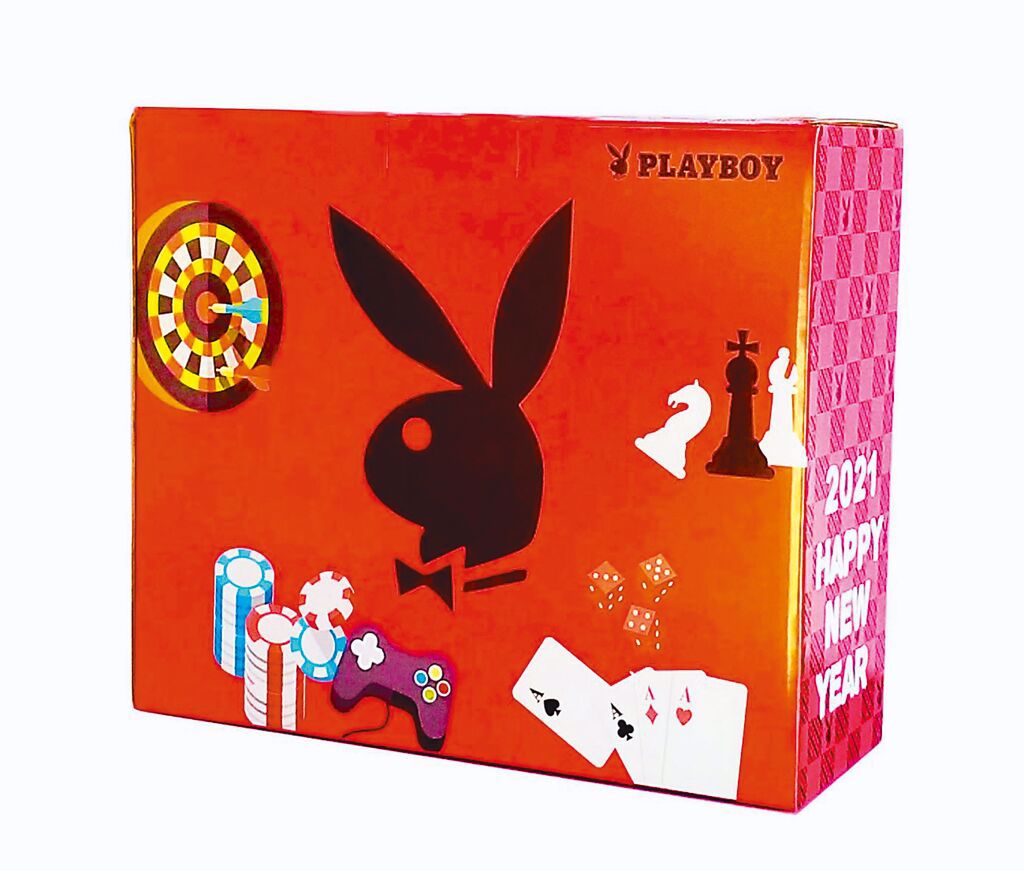 大江購物中心的Playboy福箱，1500元，內含超過7000元價值的熱賣包款。（大江購物中心提供）