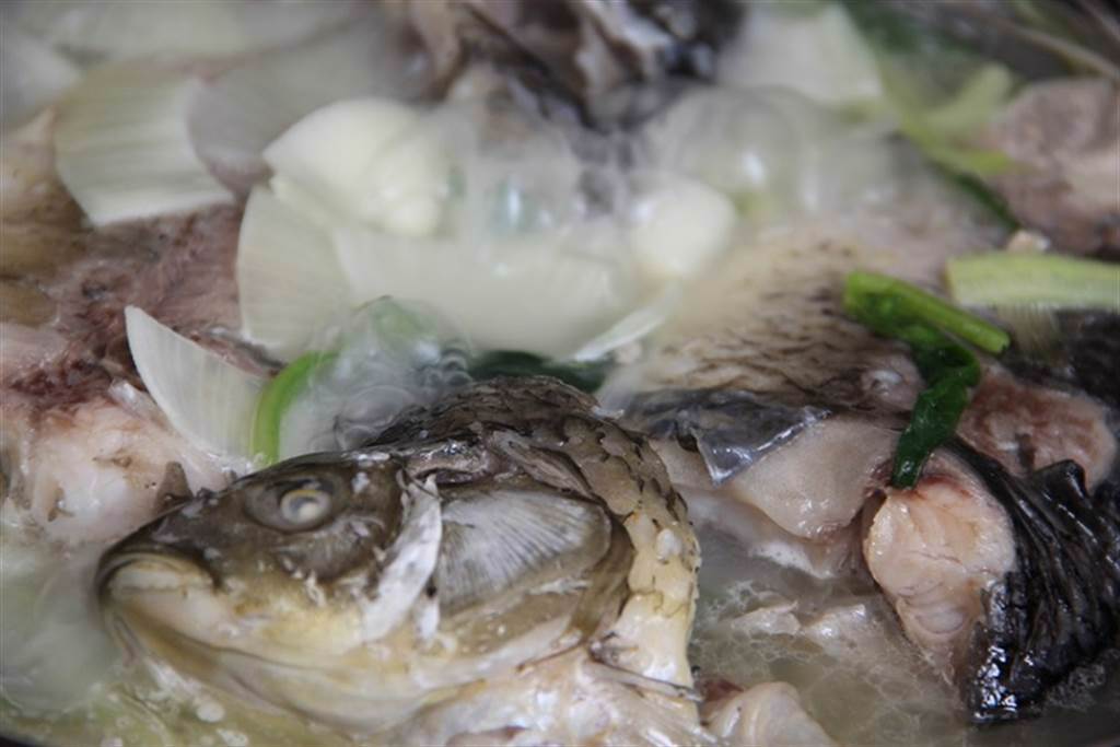 挑選新鮮魚有訣竅，冷凍魚≠不新鮮。(圖/常春月刊提供)