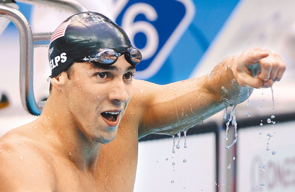美國游泳名將「飛魚」菲爾普斯在數屆奧運斬獲多面金牌。（美聯社資料照片）