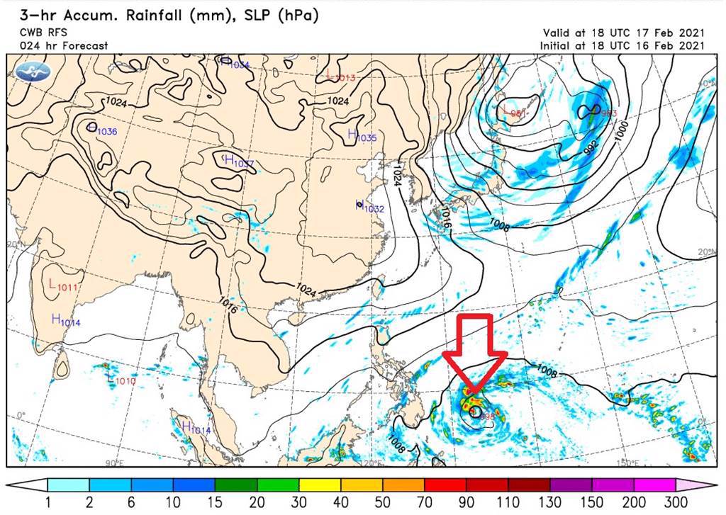 菲律賓海低氣壓系統有發展的跡象，有機會達颱風強度。（圖擷自鄭明典臉書）