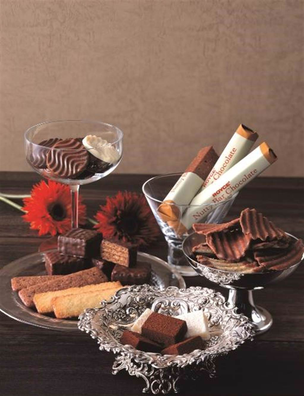 ROYCE'經典的生巧克力採用北海道新鮮牛乳再搭配各種獨特酒香製成，誘發出如絲幼滑且味道濃郁的巧克力。（city'super提供）