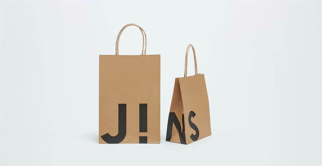 （JINS推環保紙袋 打造「綠色日常時尚」。圖／JINS提供）
