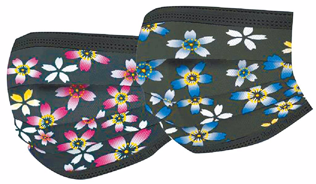 樂天市場的吃貨女王嚴選MIT雙鋼印成人醫用口罩—春季限定櫻花系列，289元起。（樂天市場提供）