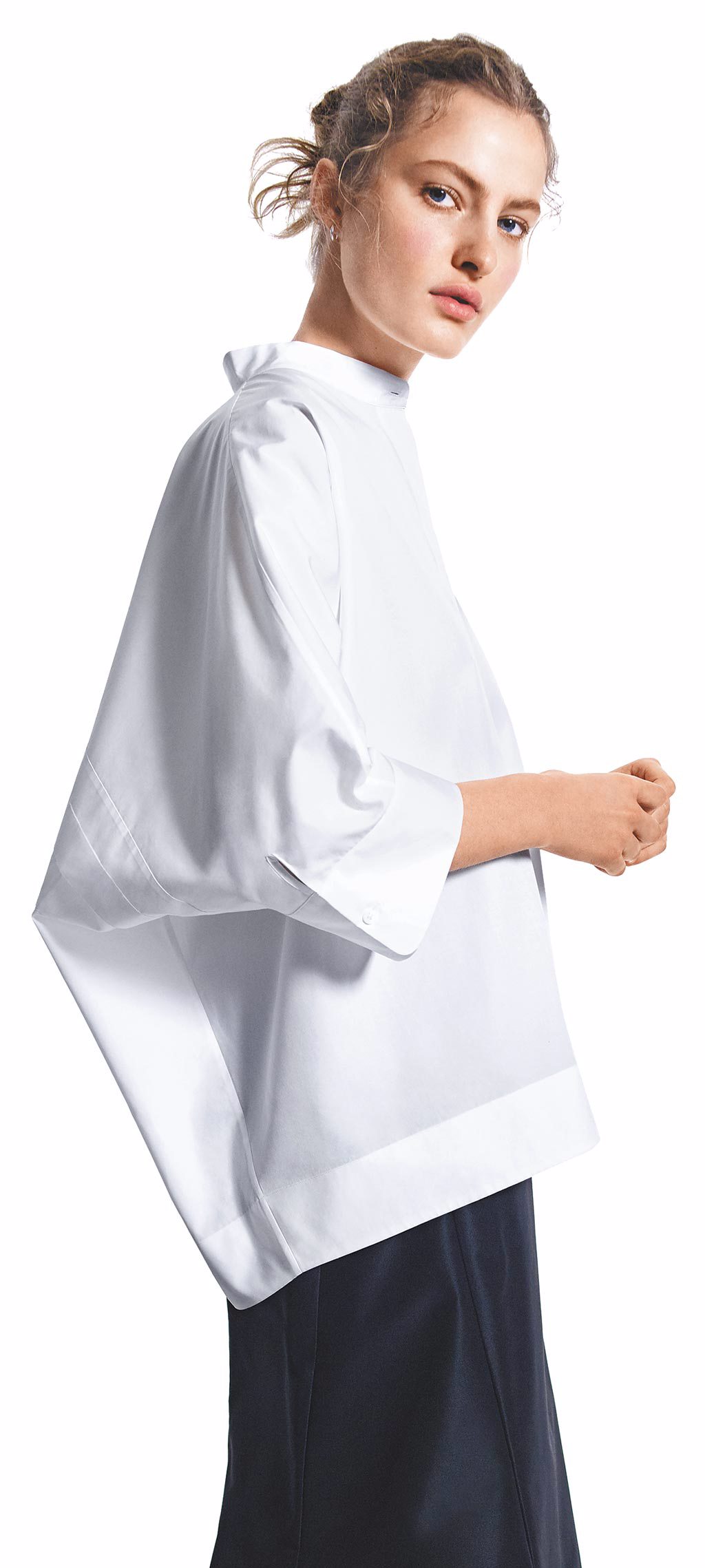 UNIQLO女裝+J SUPIMA COTTON連身袖襯衫，1290元。（UNIQLO提供）