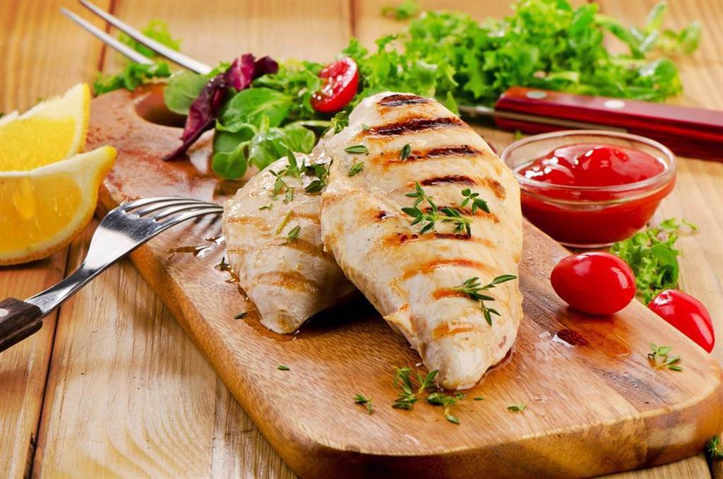 減重雞胸肉吃到膩? 4類食物換個順序吃 健康又好瘦！(示意圖/Shutterstock)