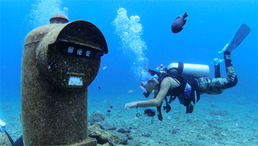 沖繩景點「宮城海岸砂邊潛水體驗」。(KKday提供／黃慧雯台北傳真）