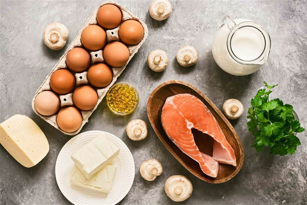 蛋白質助增肌減脂，但每個人需要的蛋白質量，會因為體重、年紀、和活動度而有所不同。(示意圖/Shutterstock)