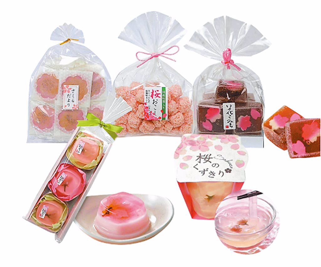 city’super復興店限定的日本賞櫻必吃的和菓子，包含櫻花羊羹、葛切、葛餅，1包280元至650元。（city’super提供）