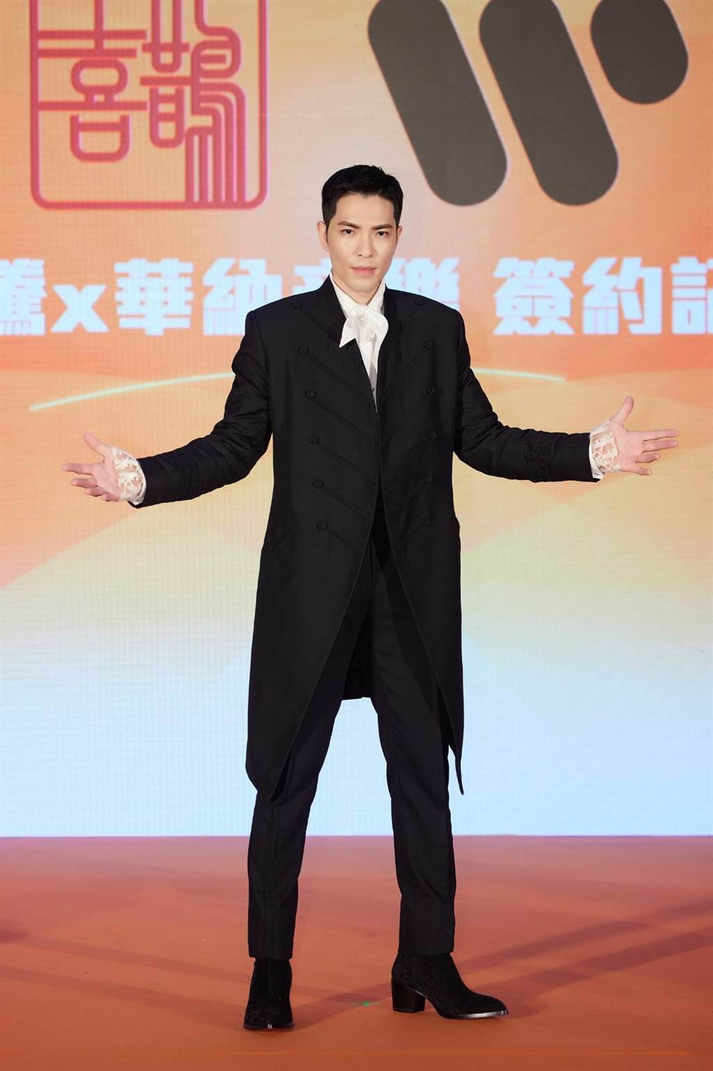 蕭敬騰第四度與華納續約，被封為「華語樂壇最專情的男子」。（華納音樂提供）