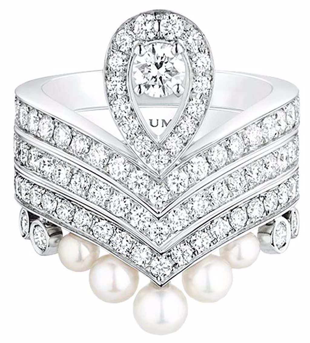 CHAUMET的Josephine Aigrette戒指套組，可疊組成奢華版。（CHAUMET提供）
