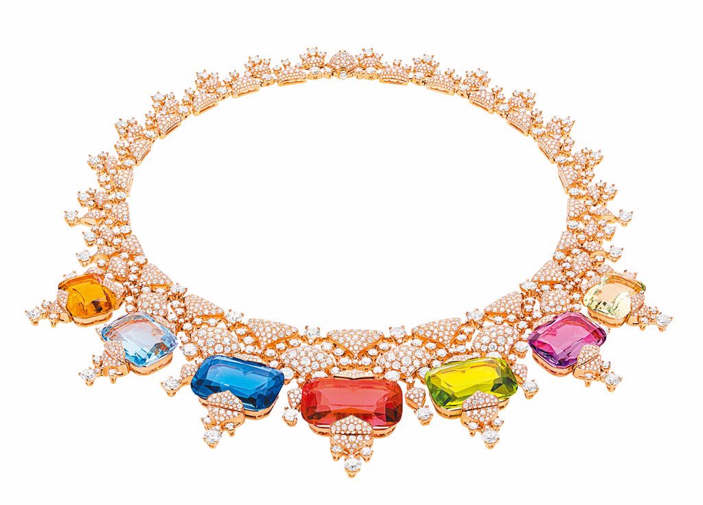 寶格麗BAROCKO系列Juicy Exuberance頂級彩寶與鑽石項鍊，2055萬9000元。（BVLGARI提供）