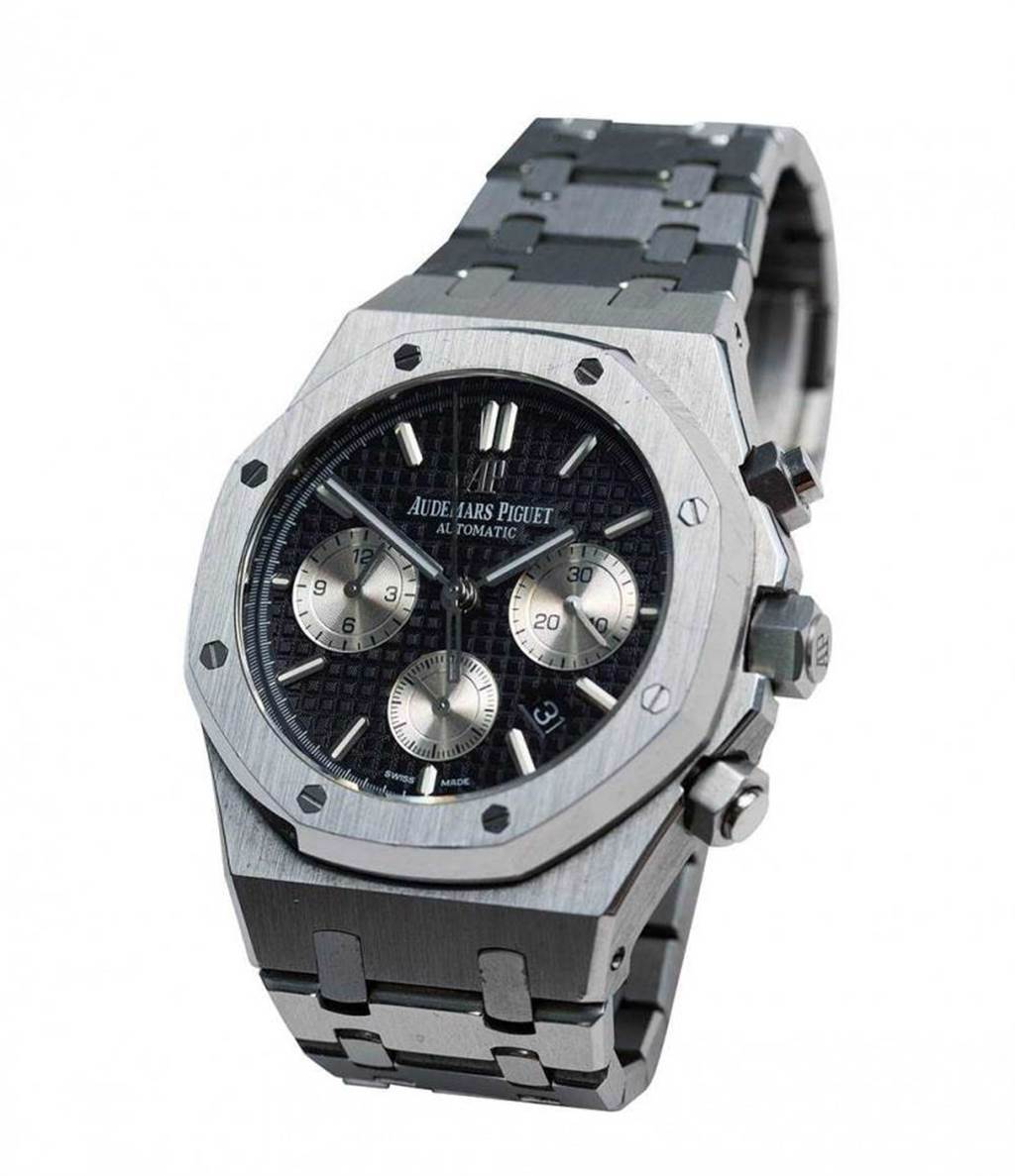 AUDEMARS PIGUET自動上鏈計時碼錶／價格店洽。屬於名牌手錶入門款式，夏和熙買下它當作投資。（攝影／彭子桓）