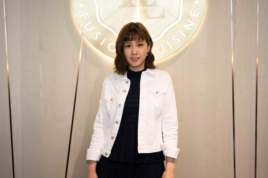 方志友在《女力報到-愛情公寓》飾演設計公司副總姚雅荃。（TVBS提供）