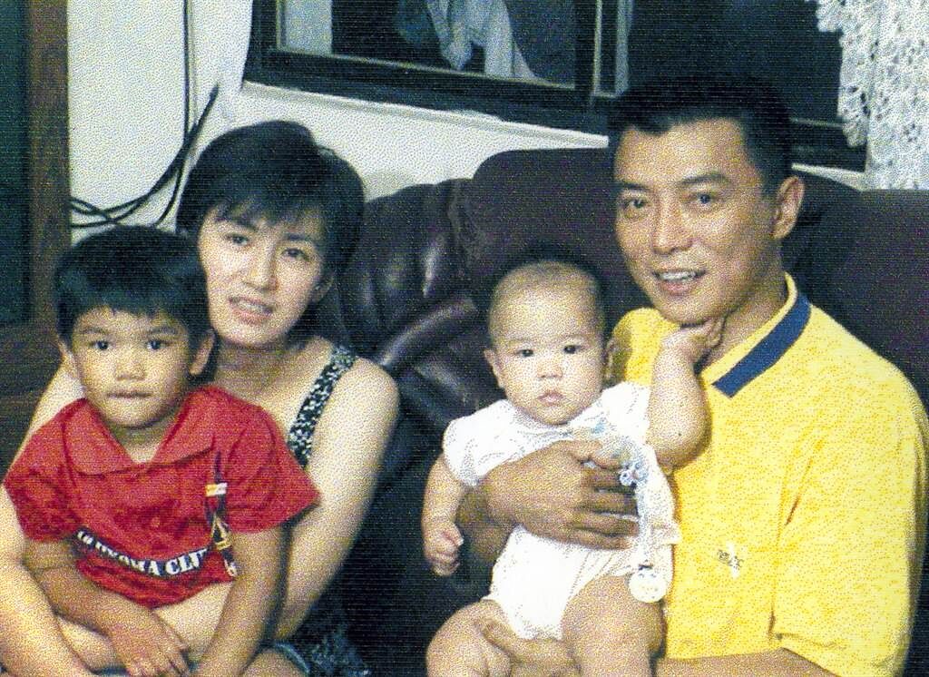 張佩華和空姐老婆傅文燕生了2個孩子，家庭生活美滿。(中時資料照)