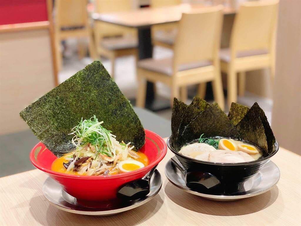 元町家橫濱家系拉麵承襲日本九州道地的濃厚豚骨湯頭與來自東京的醬油湯底。（柯宗緯攝）