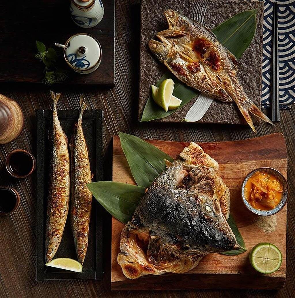 虎川千代日式居酒屋的特色餐點「男子漢の大鮭頭」。（虎川千代日式居酒屋提供）