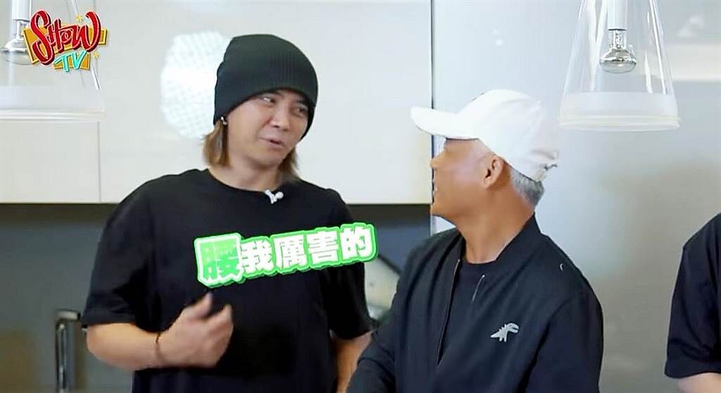 羅志祥的YT頻道最新一集邀巫啟賢加入。（翻攝羅志祥 Show TV）