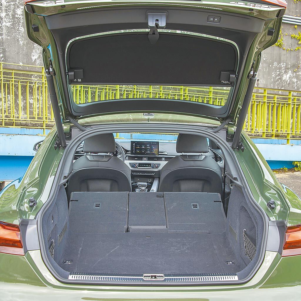 行李廂容量為465L，但是受惠於尾門採取掀背式開啟，後座向前打平後可擴增至1280L，載物機能大幅提高。（陳大任攝）