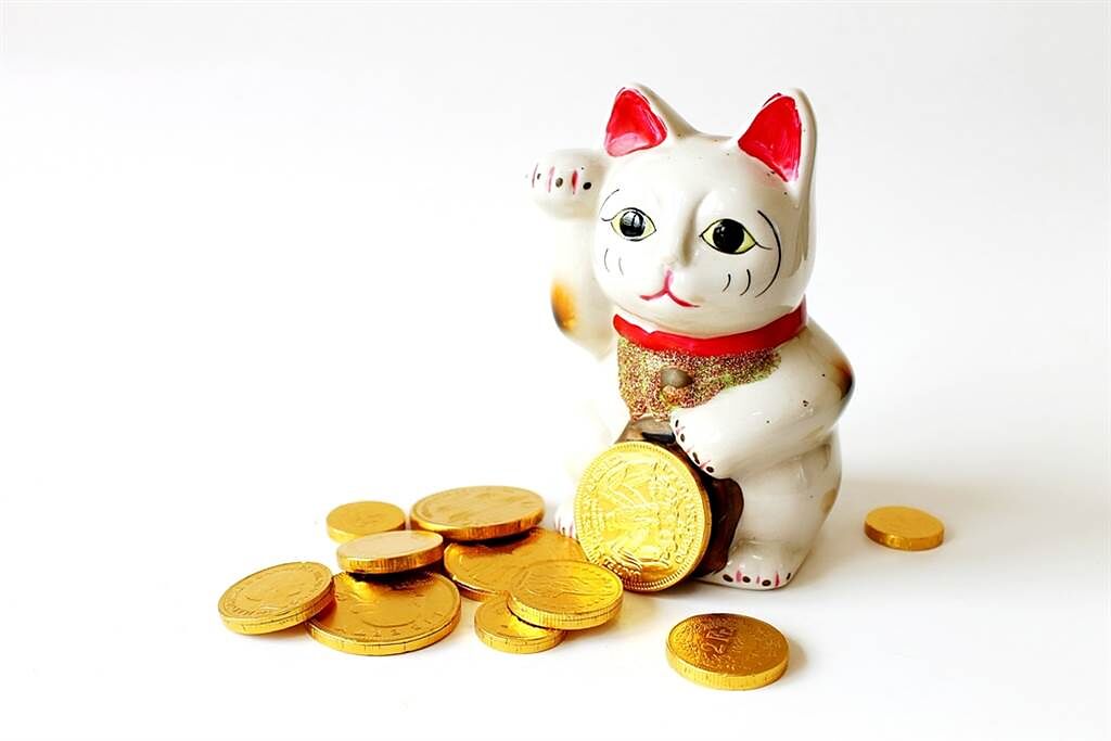 運勢命理網站「旺好運」分享活用招財貓的方法和使用禁忌。（示意圖／shutterstock）