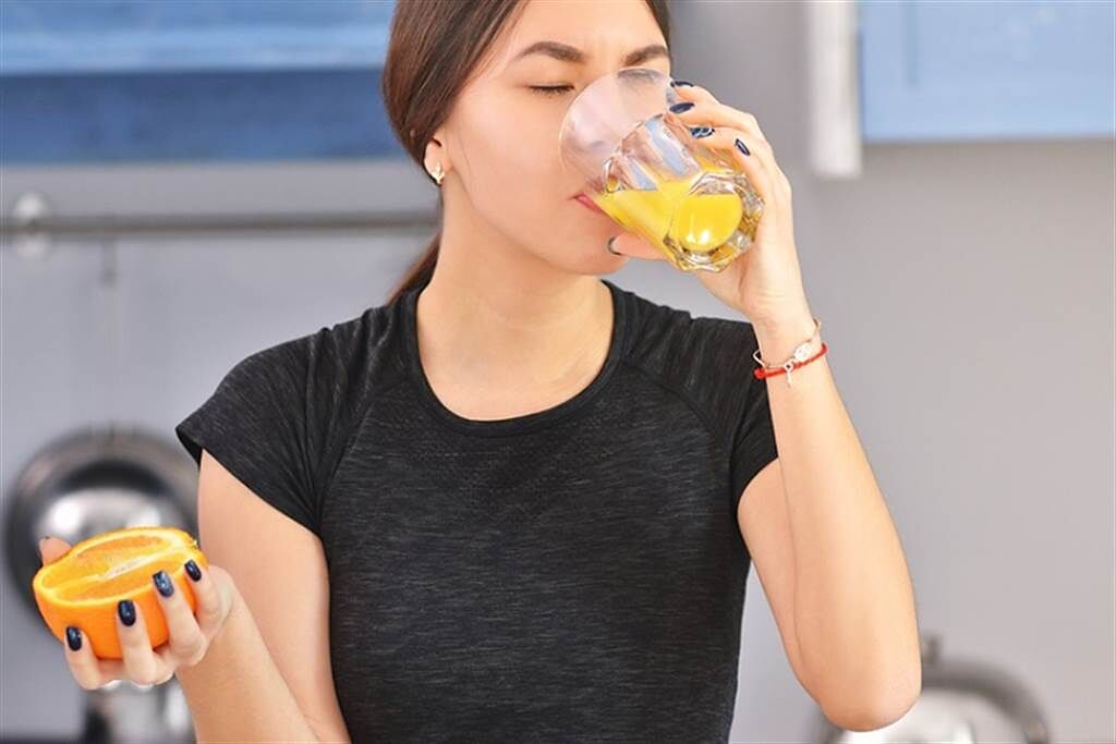 喝果汁跟吃水果一樣營養？ 研究警告：小心甜出高血壓、心血管疾病。(示意圖/常春月刊提供)