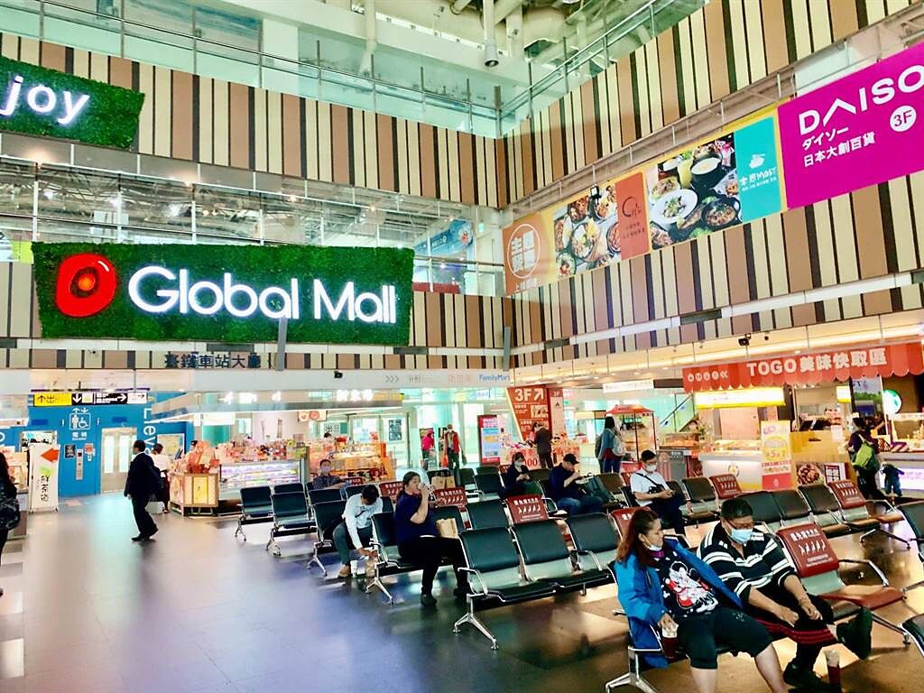 Global Mall新左營車站首波母親節檔期，將於4月1日至21日推出《輕旅行生活美學》。（柯宗緯攝）