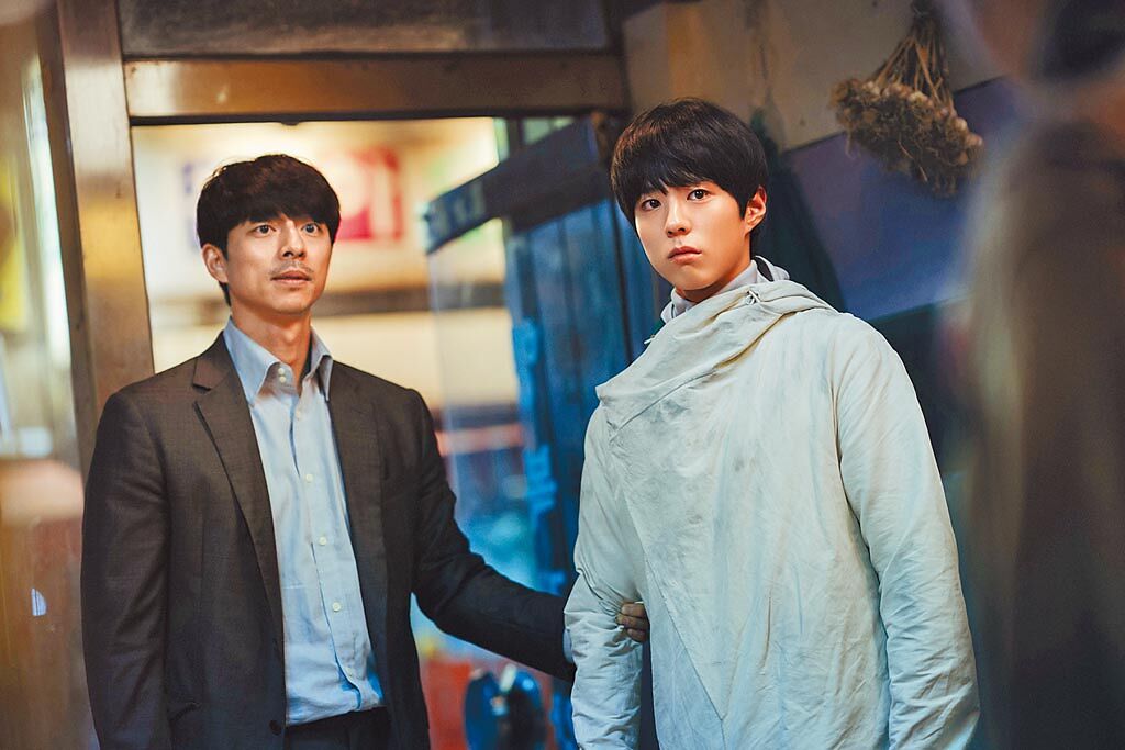 孔劉（左）、朴寶劍主演的動作鉅片《永生戰》受影迷期待。（CATCHPLAY提供）