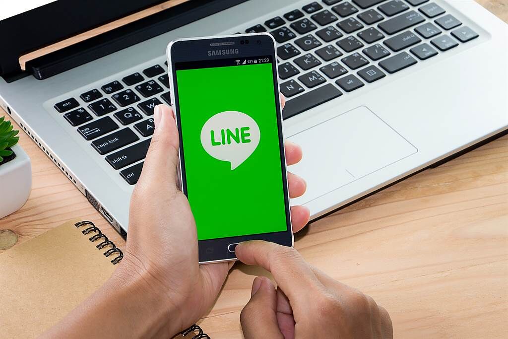 LINE官方近期公告將終止電話號碼登入，帳號未移轉好友、貼圖全消失。（圖／示意圖，達志影像）