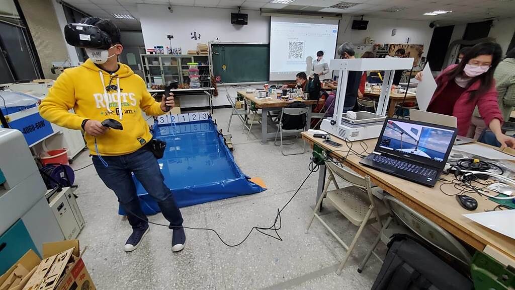 基隆市政府與台師大教授團隊張玉山合作，28日在台師大舉辦「虛擬實境VR融入船舶設計製作工作坊」。（基隆市政府提供／陳彩玲基隆傳真）