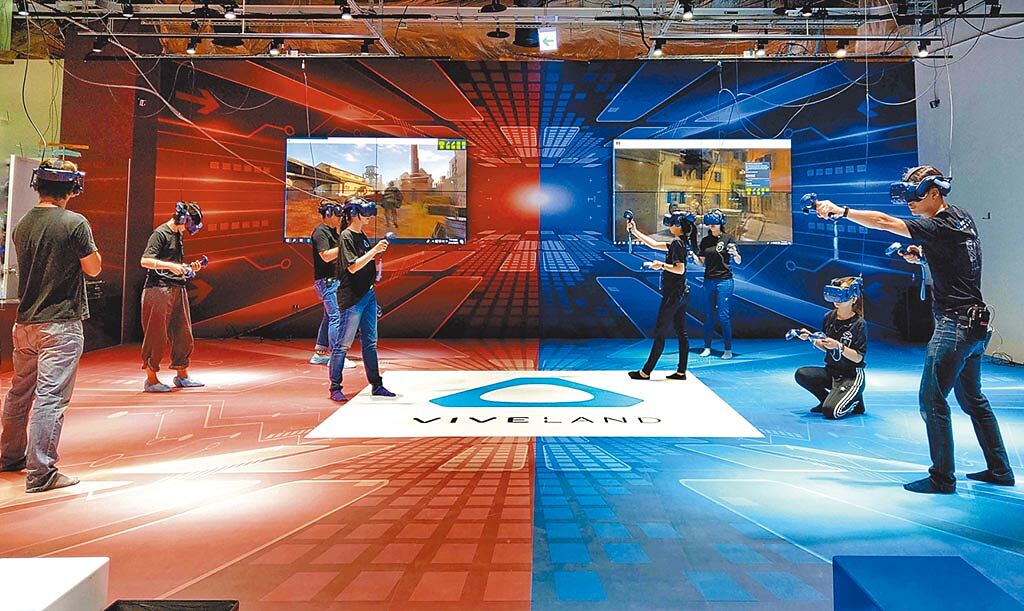 位在高雄大魯閣草衙道的KOSMOSPOT x VIVELAND VR實境樂園，為全台占地最大的VR體感展示場域。（HTC提供）