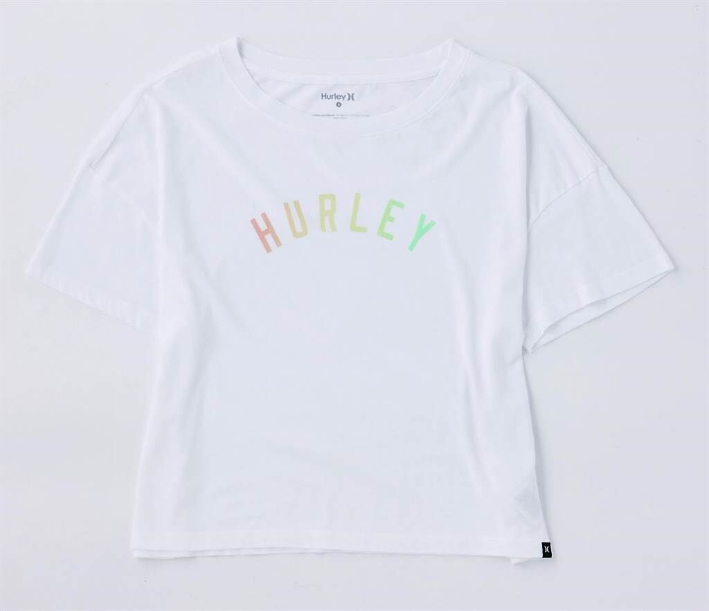 京站的Hurley X Nike Swim 經典透氣LOGO短T恤，原價1180元，特價880元。（京站提供）