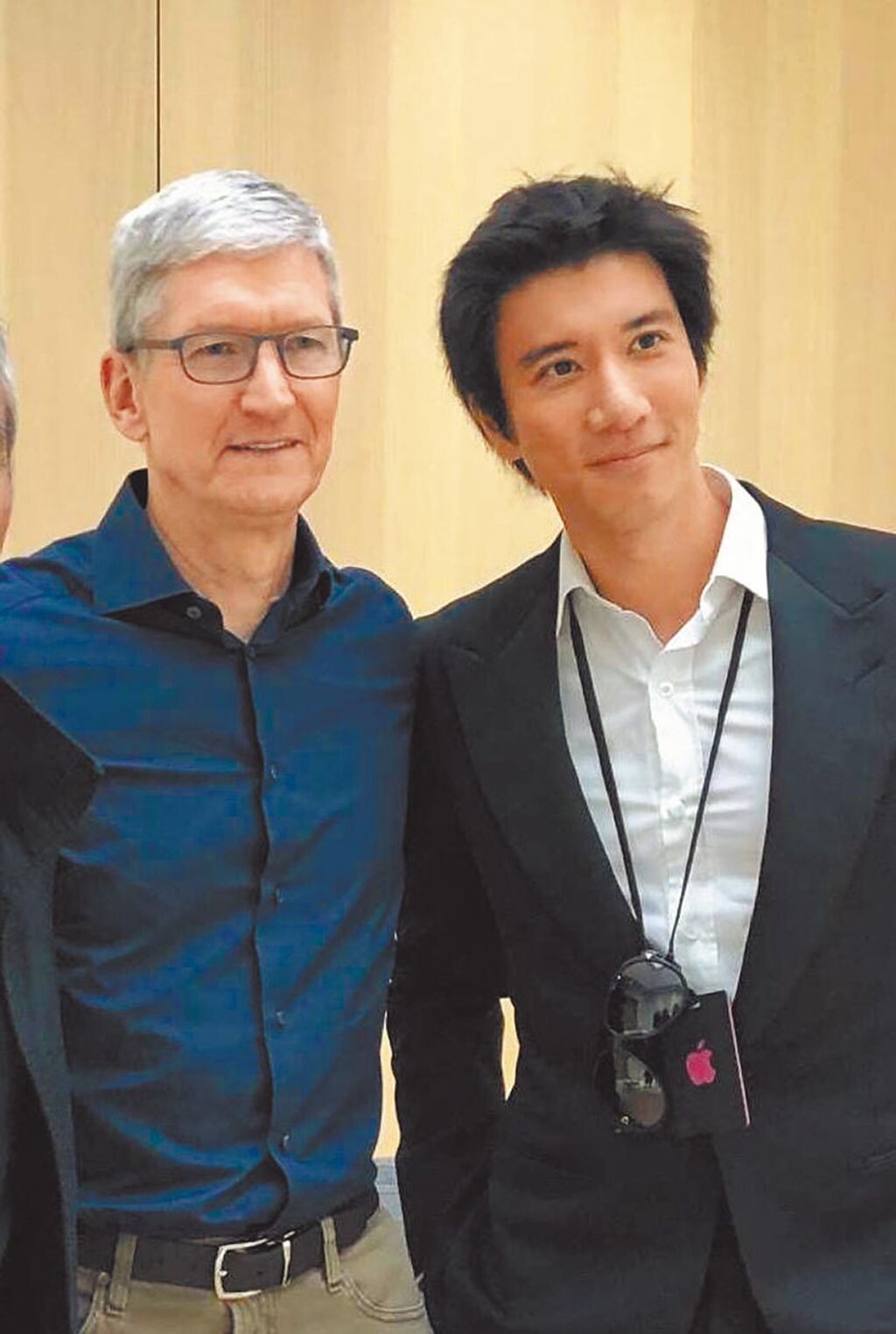 王力宏（右）推出APP，蘋果電腦CEO提姆庫克協助迅速上架。（宏聲文化提供）