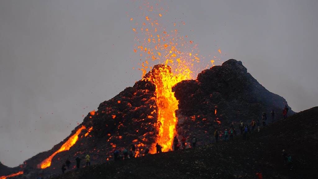 法格拉達爾火山在沉睡900年後再度噴發。（圖／達志影像）