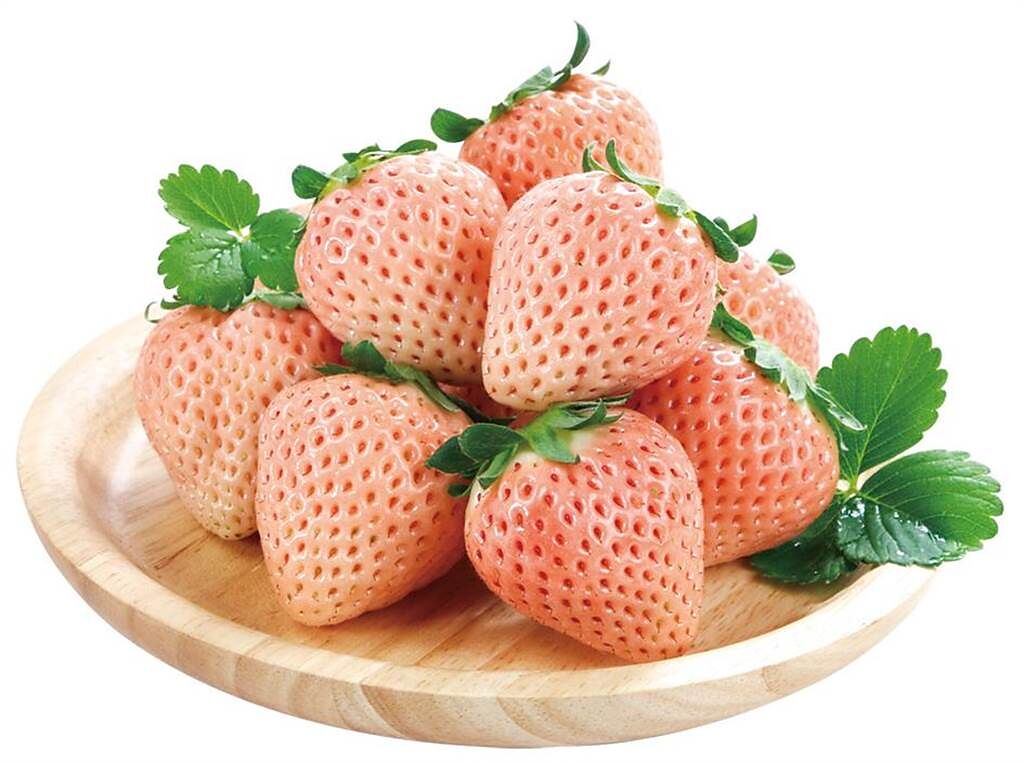日本奈良淡雪草莓500g，市價890元、6日前特價799元。（愛買提供）