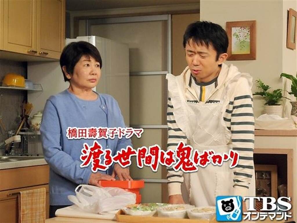 日媒曾爆《冷暖人間》主演母子的泉平子（左）與江成和己兩人不和。（轉自TBS）