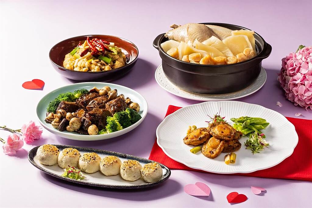 國賓粵菜廳及國賓川菜廳自5月1日至31日分別推出六人份的「犒賞媽咪外帶團圓餐」。（國賓提供）