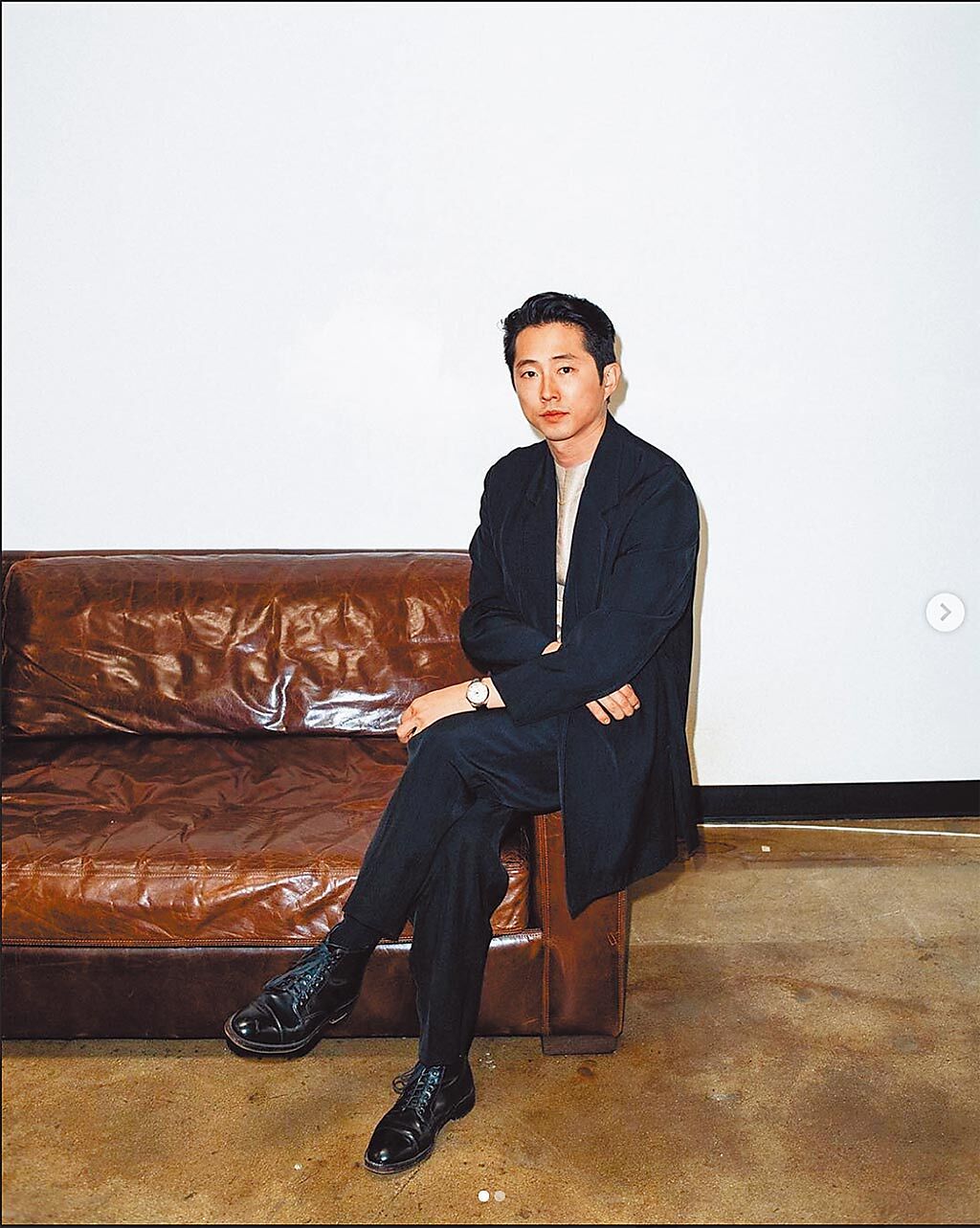 韓國演員Steven Yeun身著Dunhill出席SAG活動。（摘自藝人IG）